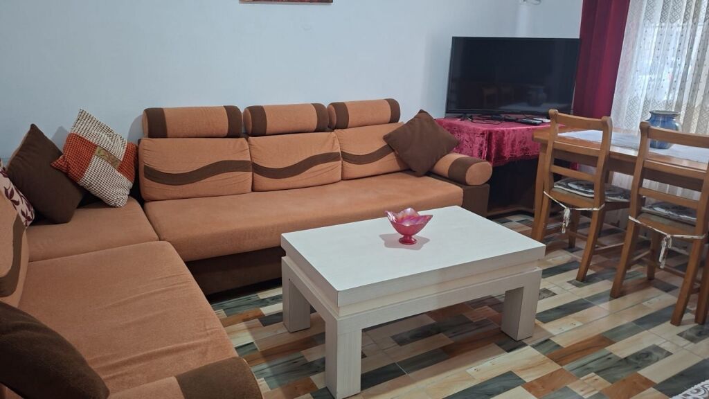 Rent | Apartament 2 + 1 | Shkolla e Bashkuar | 500 €/month