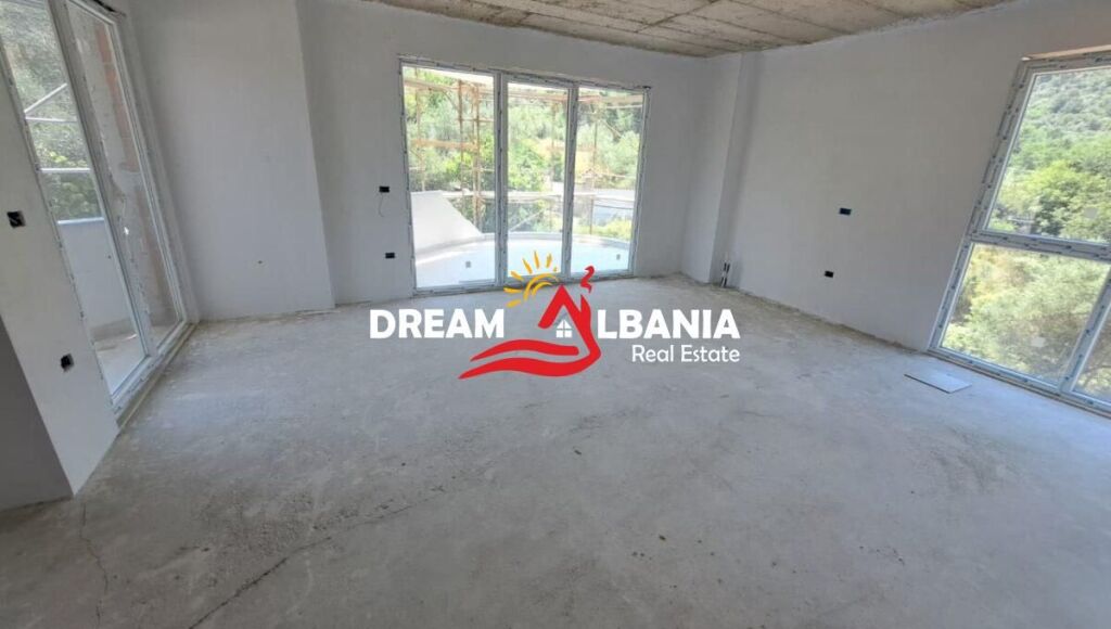 Duplex 3+1 in vendita vicino al Lago Secco vicino al Radisson Hotel a Tirana (ID 5131001)