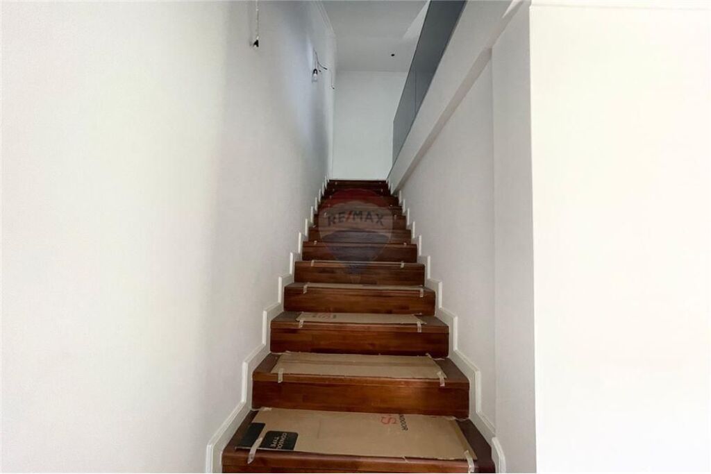 Ofrohet vile 3-kateshe per shitje ne Kombinat    ID:530361014-46