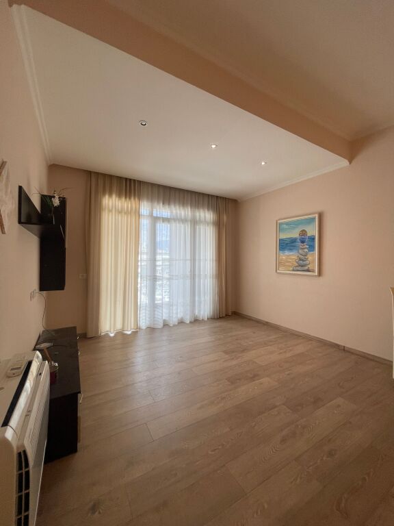 🏠JEPET ME QIRA Apartament 2+1+Post Parkimi pranë Square21