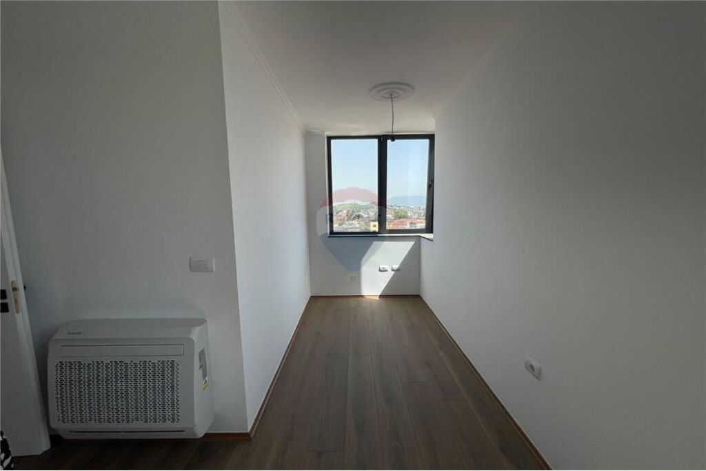 Ofrohet vile 3-kateshe per shitje ne Kombinat    ID:530361014-46