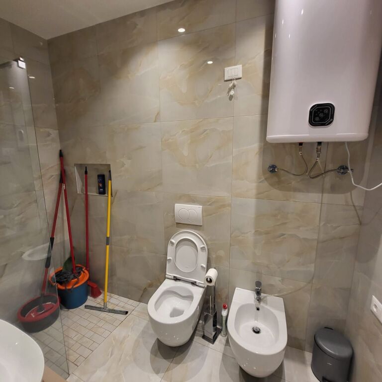 🏢 Ufficio in affitto con 3 ambienti + 2 posti auto al Lake View Lago Artificiale📍