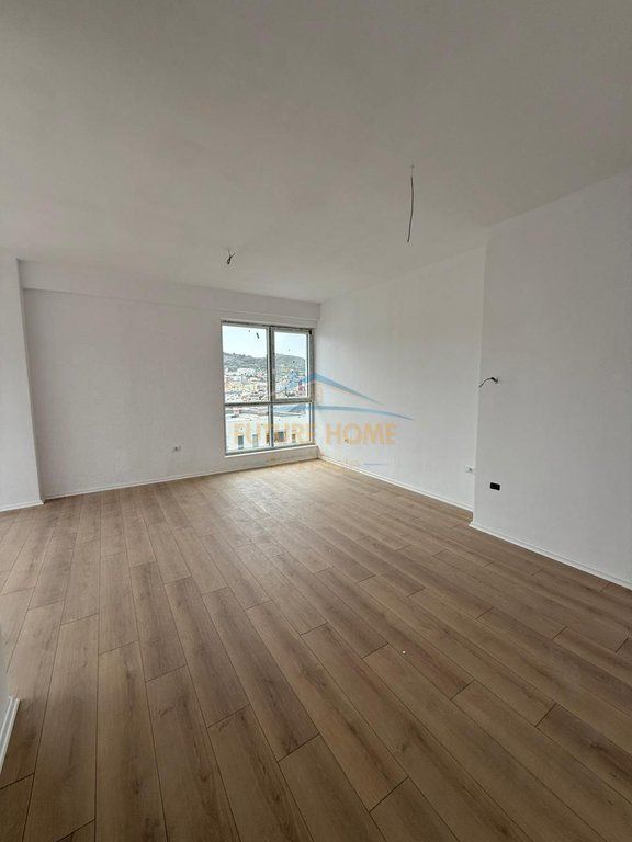 APPARTAMENTO 3+1+2 IN VENDITA A WHITE CLOUD COMUNE DI PARIGI