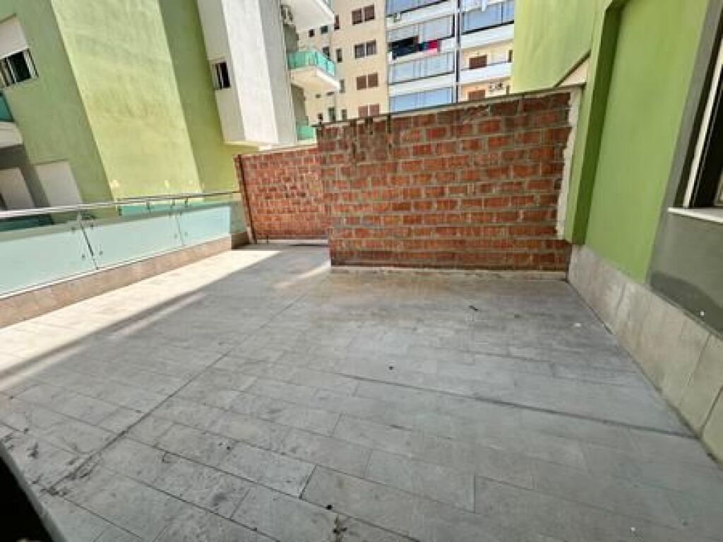 Shitet, Apartament 1+1+Verande, Green Tower Residence, Vlore