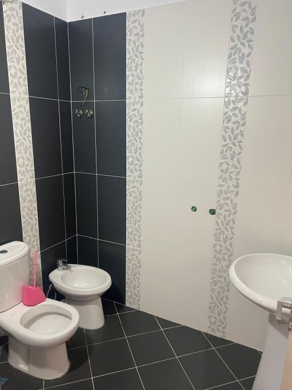 2+1 apartment for rent – Shkëmbi i Kavajës!