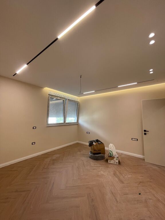 Super Appartamento 2+2+1 con balcone in vendita Vicino alla ex Esposizione