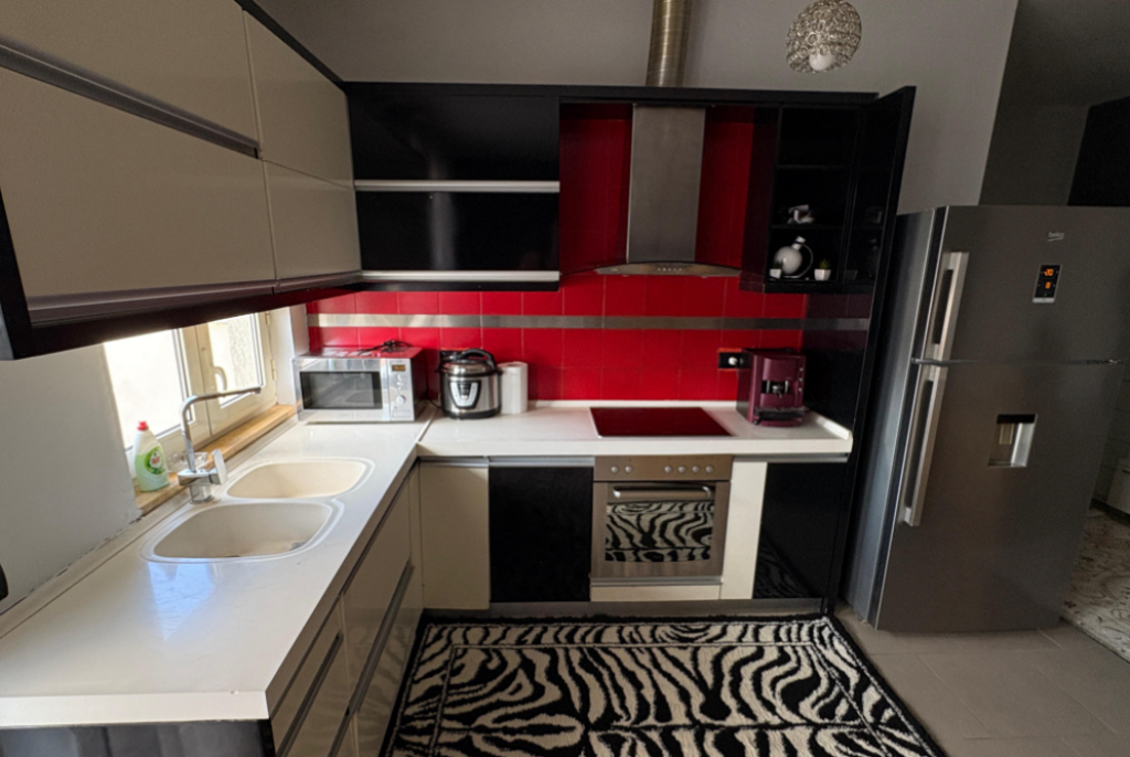 2+1 Apartment for rent near the Ballet School Tirana