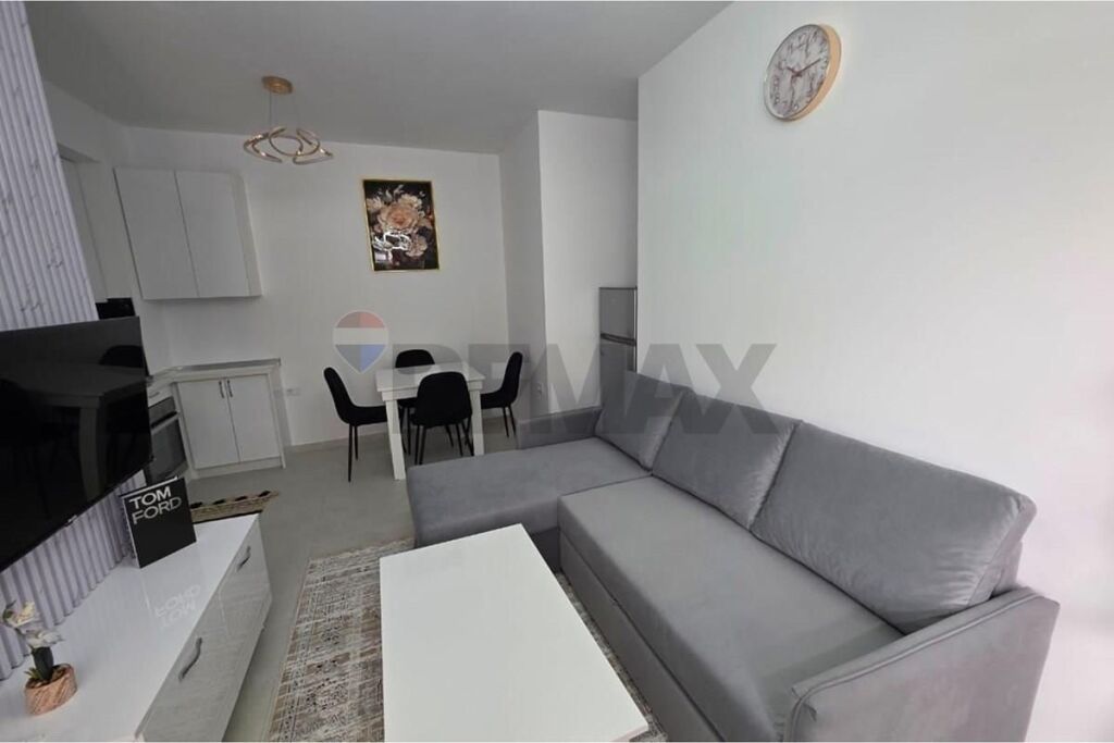 Apartment - For Rent - Botanical Garden, Tirana