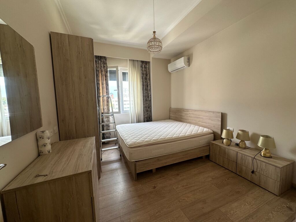 Apartament 2+1 plus post parkimi prane Square 21