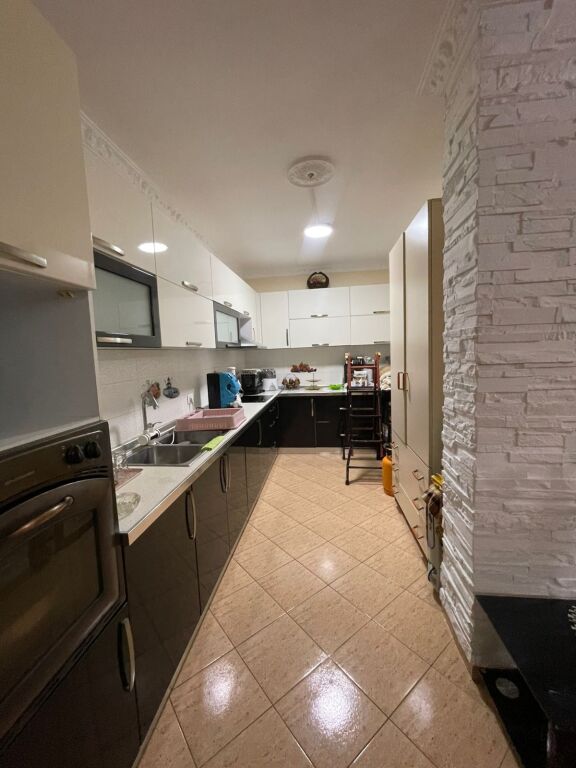 Rent, Apartment 2+1+2, 5 Maj Street, Tirana . Empire71258