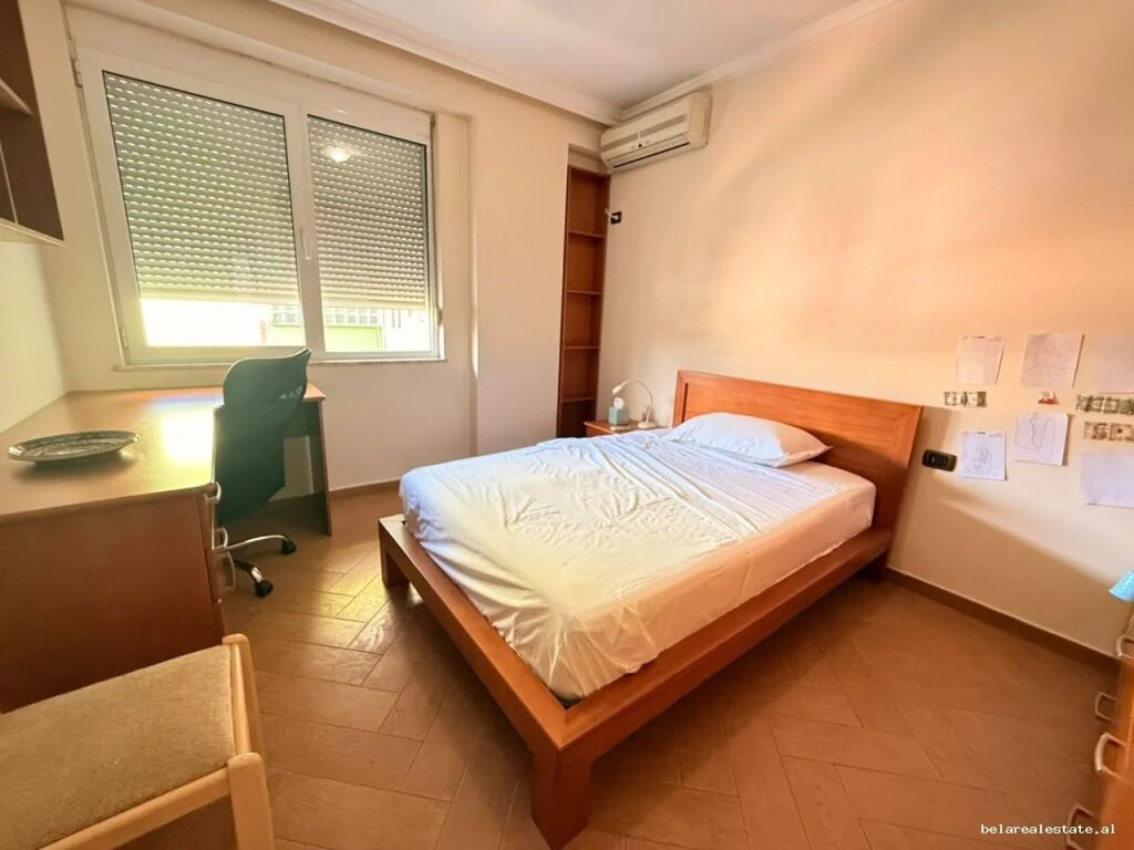 Apartament 2+1 Me Qera Tek Blloku ( ID B2201971) Tirane