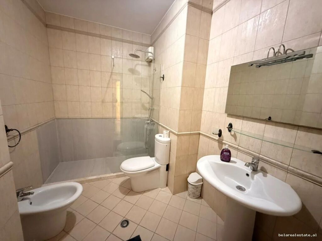 Apartament 2+1 Me Qera Tek Blloku ( ID B2201971) Tirane