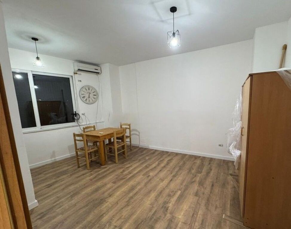 STUDIO APARTMENT FOR RENT NEAR THE BALLET SCHOOL