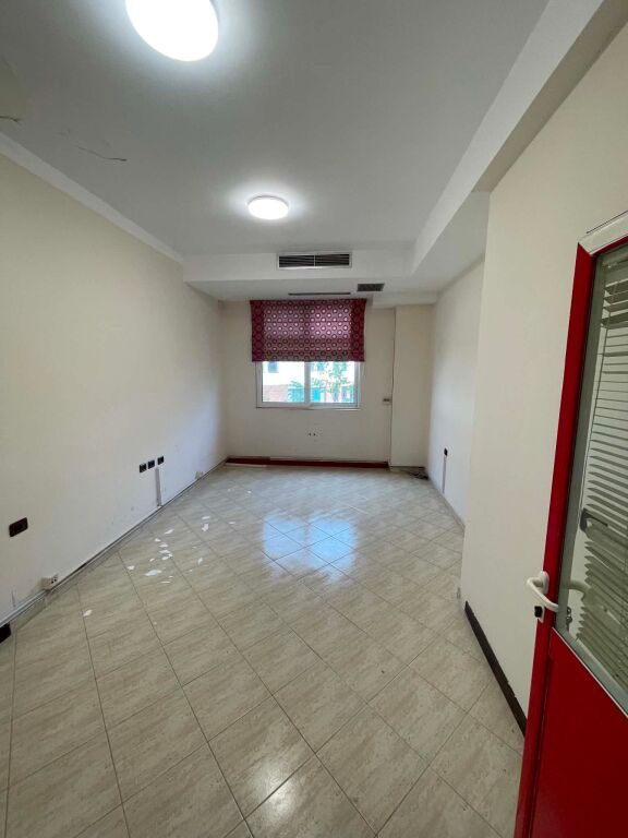 occasione, ambiente 3+1+2 in vendita, via mine peza