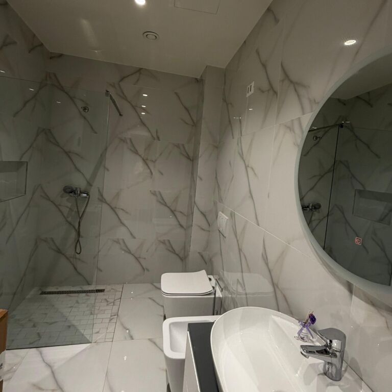 🏢✨ LOCALE UFFICIO IN AFFITTO – 3 AMBIENTI + POSTO AUTO | VISTA LAGO ✨🏢