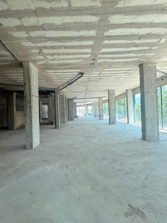 COMMERCIAL SPACE FOR RENT AT THE ZOO
