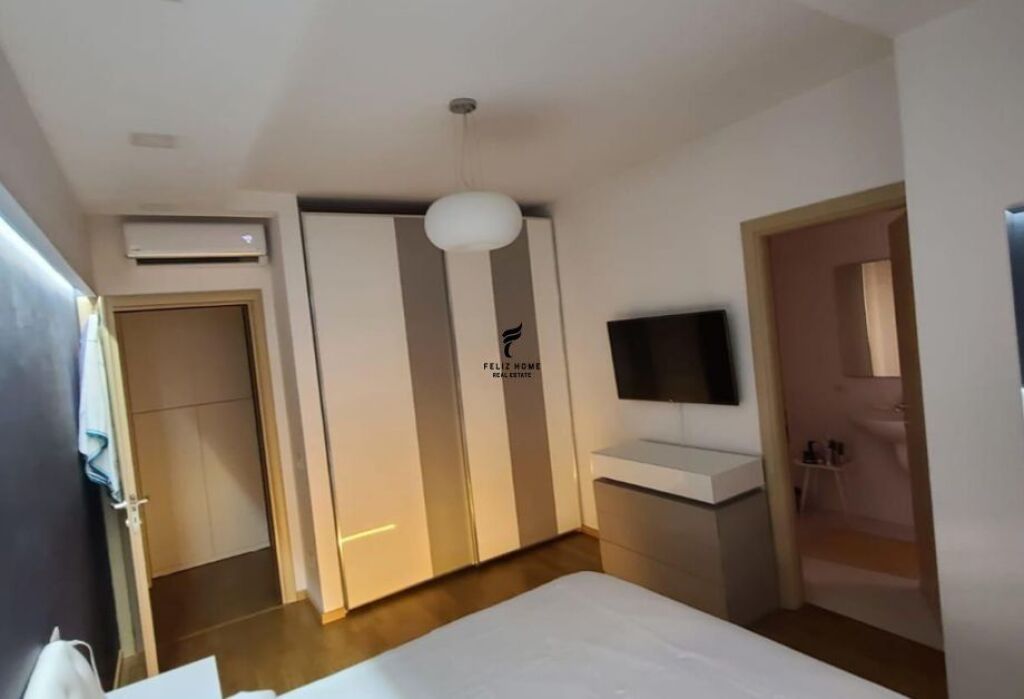 APARTAMENT ME QERA 2+1 PORCELAN 70.000 LEKE FH-81623