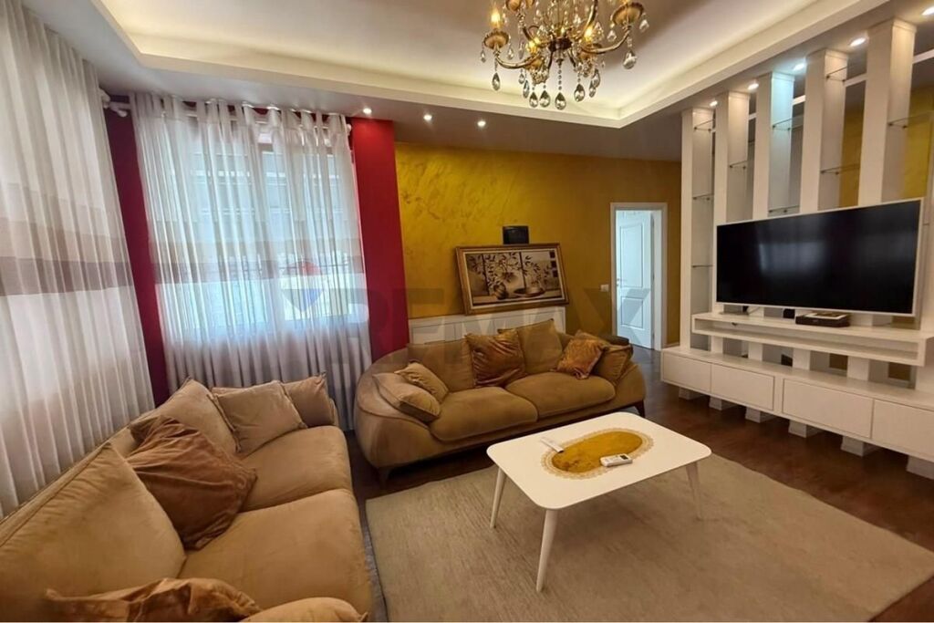 Apartment 1+1 for rent .Kamza turn

