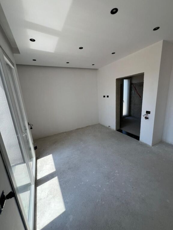 Casa in Vendita a Sallmonë, Durazzo