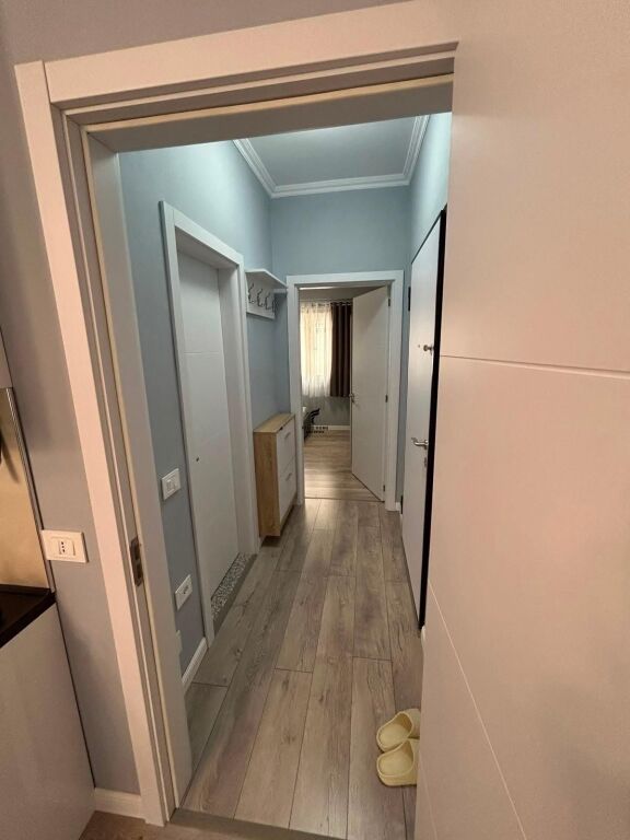 APARTAMENT ME QERA 2+1 STACIONI I TRENIT 75.000 LEKE FH-81715