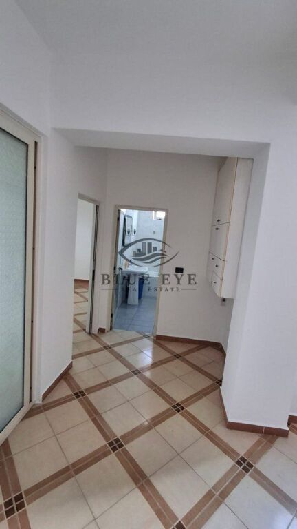 Apartament 2+1 me qira pranë Markatës!
