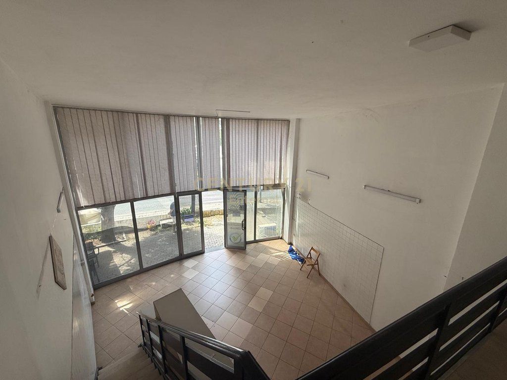 ✨ Shitet Ambient Komercial Duplex në Fresk, Tiranë 🏢