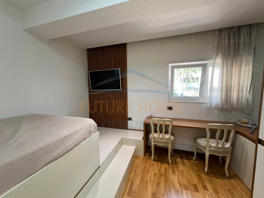In vendita, Duplex 3+1+3+Veranda, Residenza Kodra e Diellit 2, Tirana.