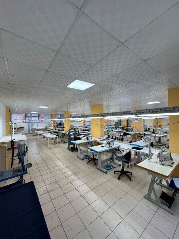 Laboratorio Tessile Completamente Attrezzato in Affitto – 1.400 m²