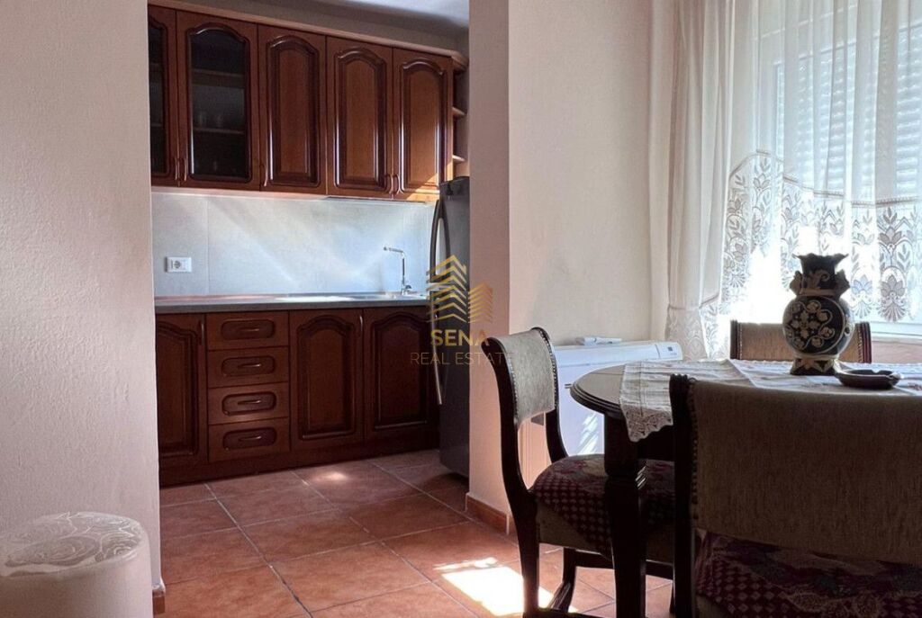 Affitto, Appartamento 2+1+balcone, Via Elbasan, 60.000 Lek/mese