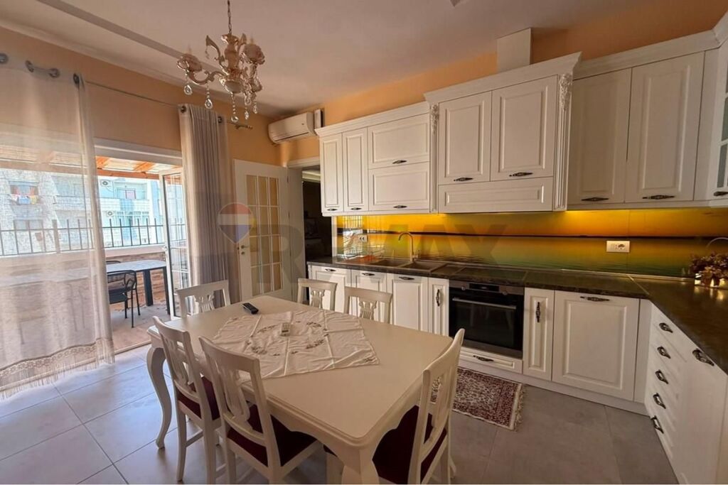 Apartment 1+1 for rent .Kamza turn
