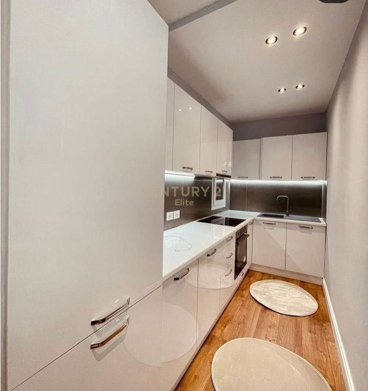 Jepet me qira apartament 2+1 tek Rruga Frosina Plaku!