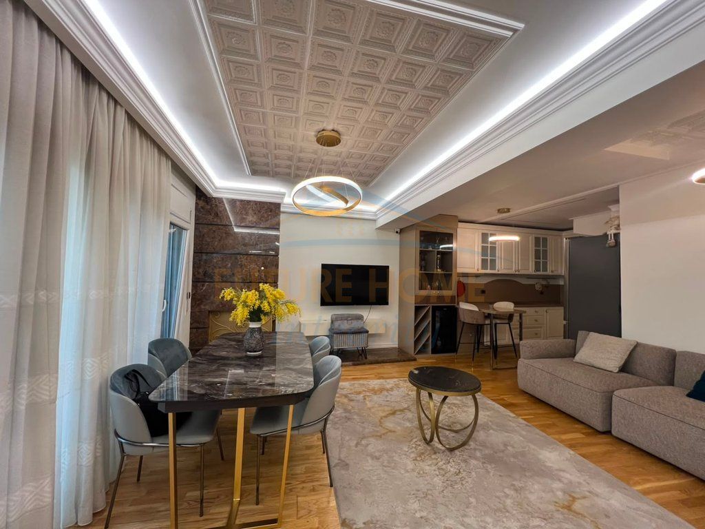 In vendita, Duplex 3+1+3+Veranda, Residenza Kodra e Diellit 2, Tirana.