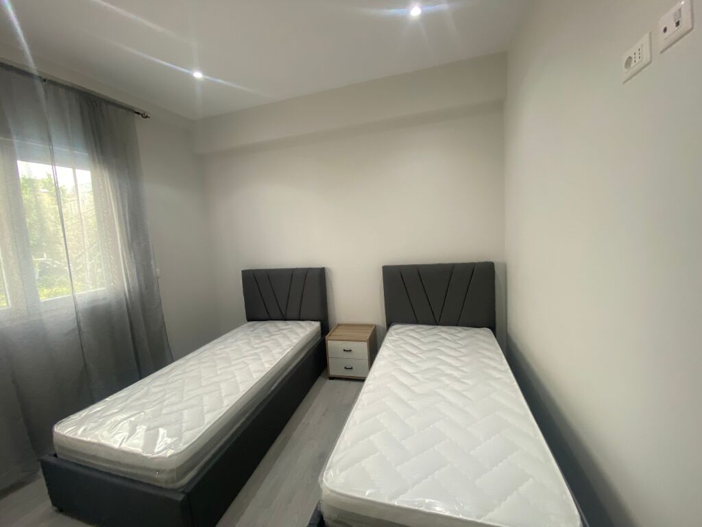 Apartament 2+1 + post parkimi per qera Kodra e Priftit