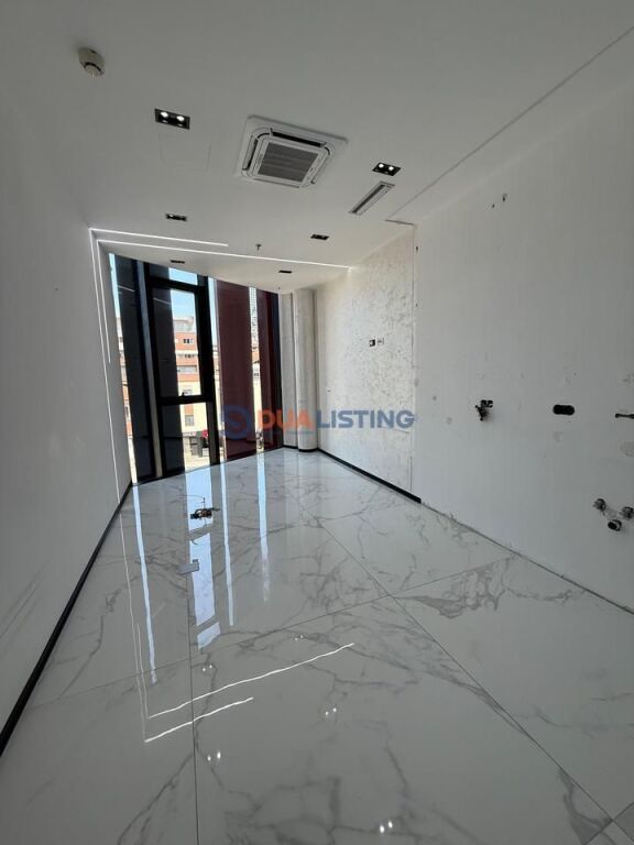 Locale Premium in Affitto per Uffici / Clinica / Studio 📍 Stadio Air Albania