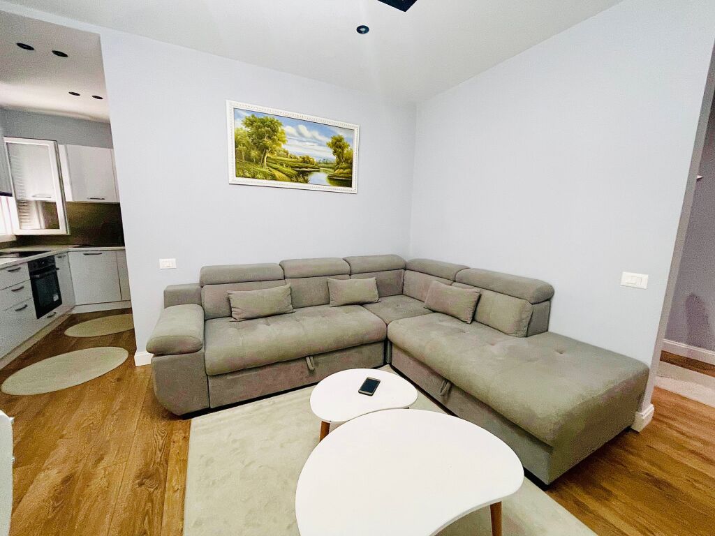 Qera, Apartament 2+1, Ish Parku i Autobuzave, Tirane.