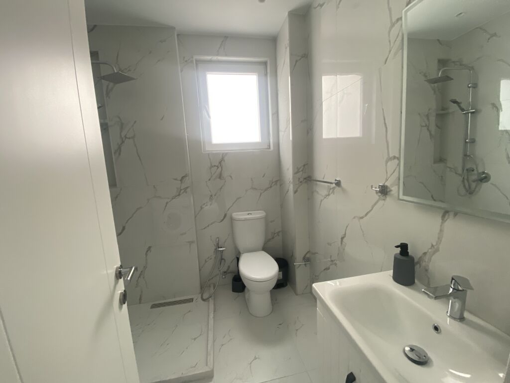 Apartament 2+1 + post parkimi per qera Kodra e Priftit