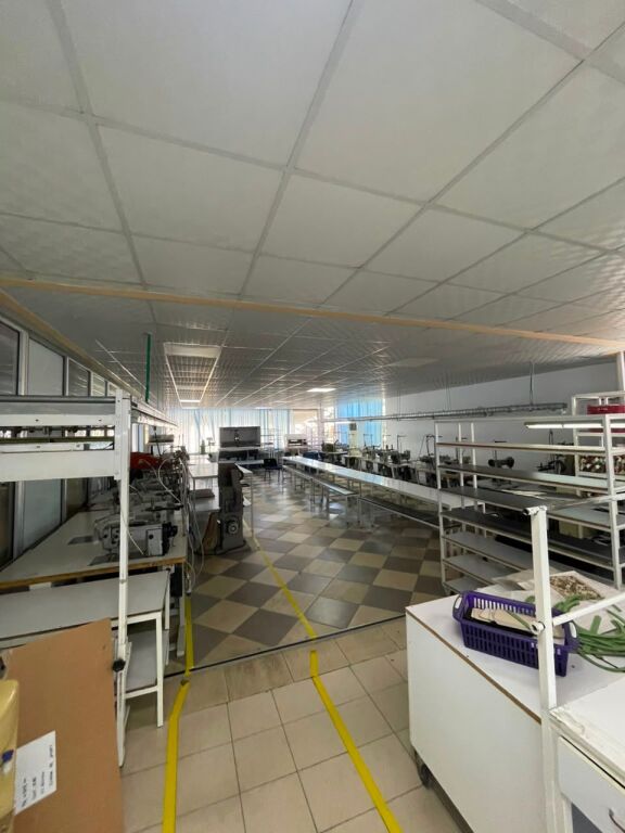 Laboratorio Tessile Completamente Attrezzato in Affitto – 1.400 m²