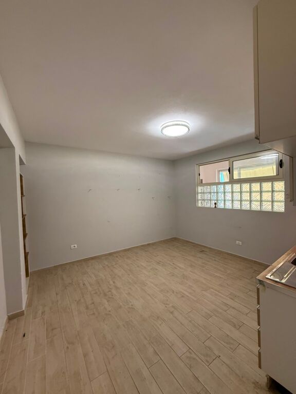 AFFITTASI APPARTAMENTO 2+1 CON CUCINA SEPARATA, CENTRO, DURRES!