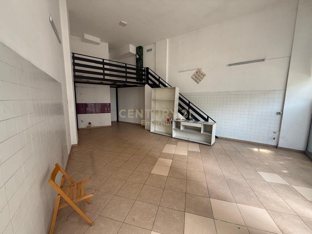 ✨ Shitet Ambient Komercial Duplex në Fresk, Tiranë 🏢