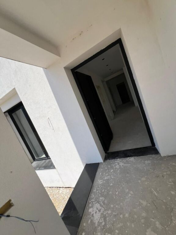 Casa in Vendita a Sallmonë, Durazzo