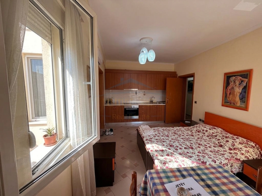 Qera, Garsoniere, Rruga e Durrësit, Tiranë.