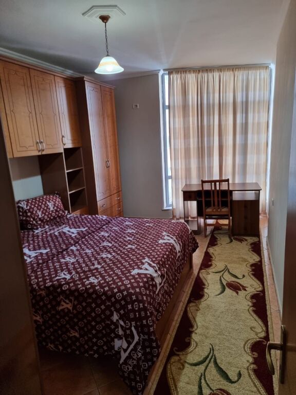 Apartament 2+1 me qera tek Eco Market ne Yzberisht