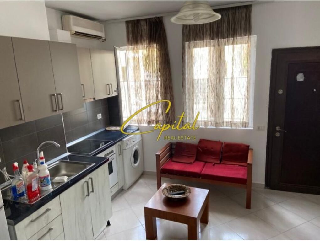 MONOLOCALE IN AFFITTO 40 M2 VIA FORTUZI 45.000 LEKE
