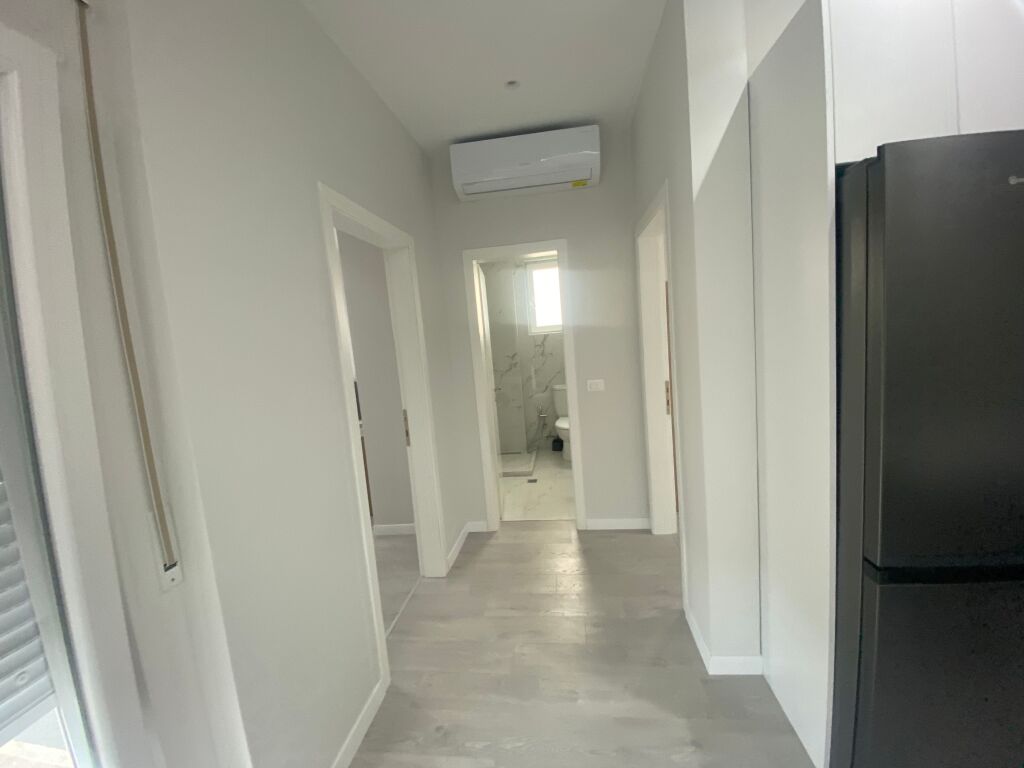 Apartament 2+1 + post parkimi per qera Kodra e Priftit