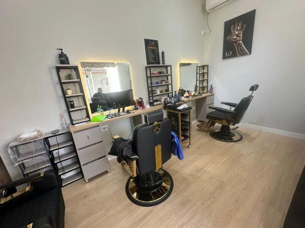 Shop for sale on Barrikadave street/ 180 meters from the center   