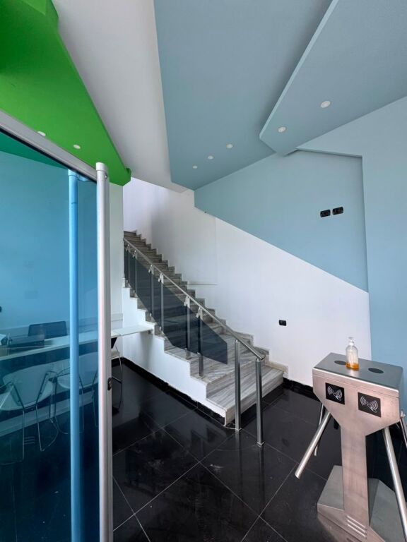 Laboratorio Tessile Completamente Attrezzato in Affitto – 1.400 m²