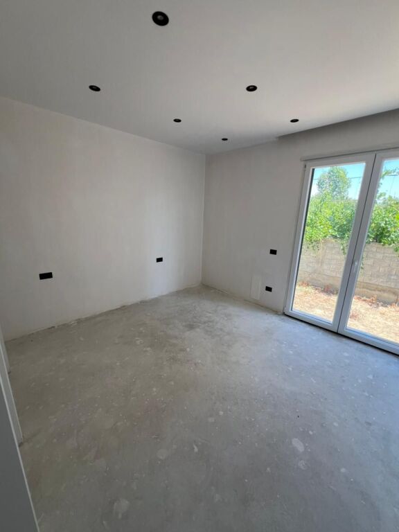 Casa in Vendita a Sallmonë, Durazzo