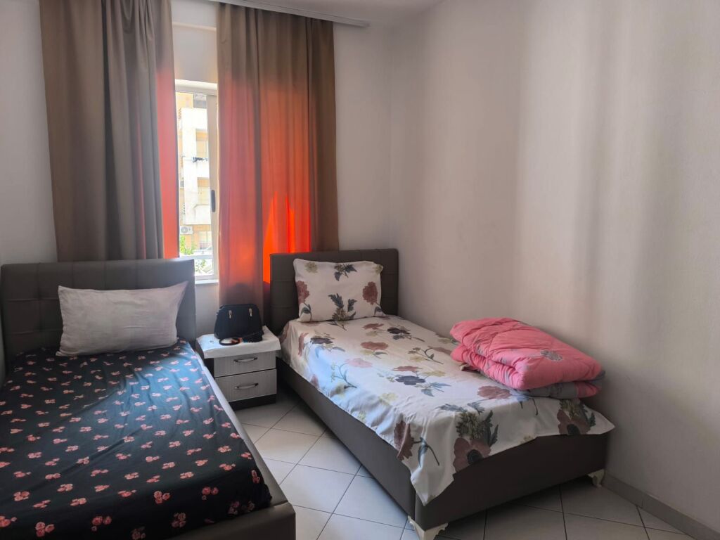 Apartament 2+1 per qera ne astir
