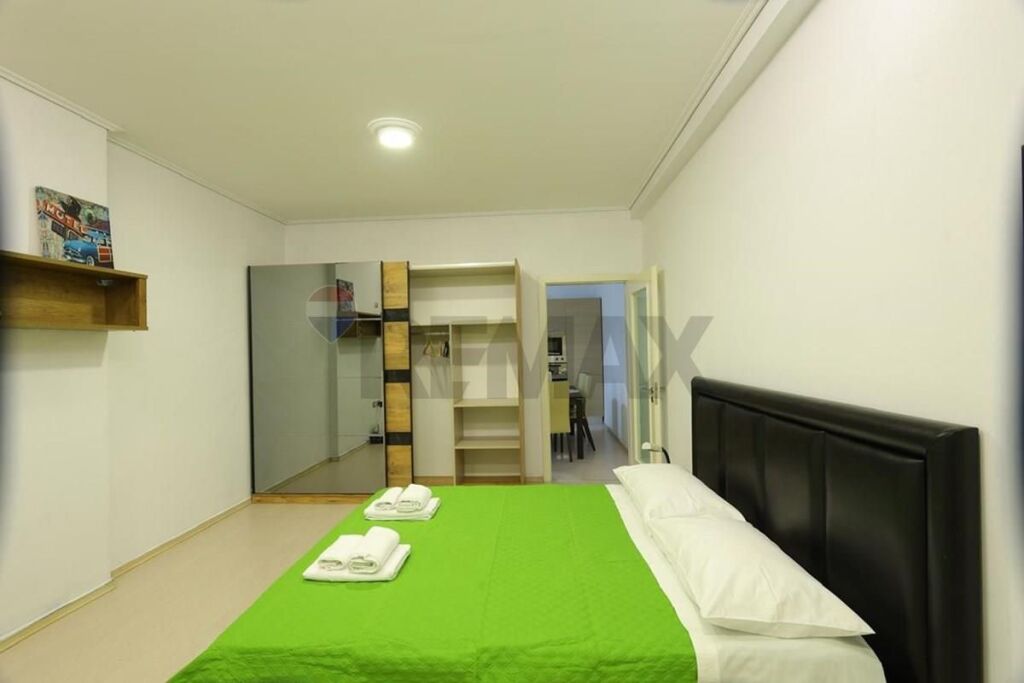 Apartament - Për Shitje - Tregu Elektrik I Ri, Tiranë