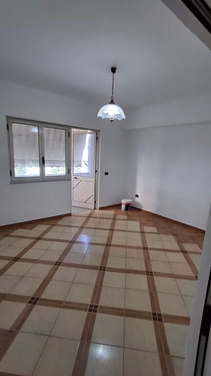 🏡 Apartament 2+1 me qira pranë Markatës!